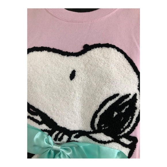 Peanuts Snoopy with oversized blue satin bow pink sweatshirt size large new - Picture 4 of 15
